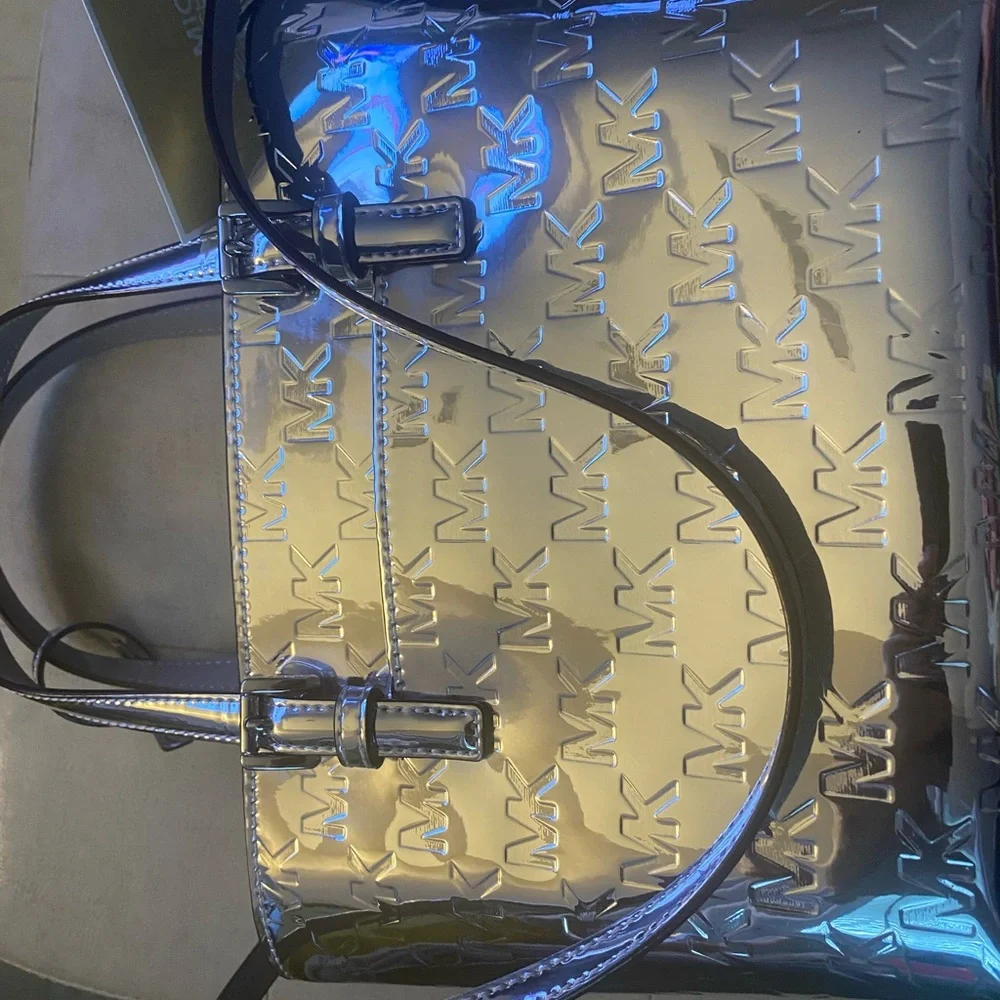 Michael Michael Kors jet Set Silver Tote Bag - Picture 5 of 10